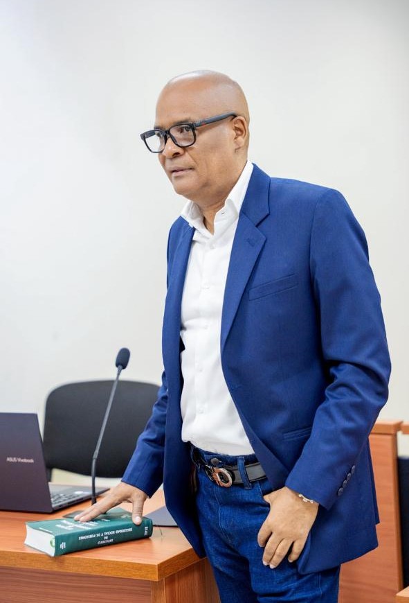 Dr. Alvaro Perea - Abogado especialista en pensiones en Cali